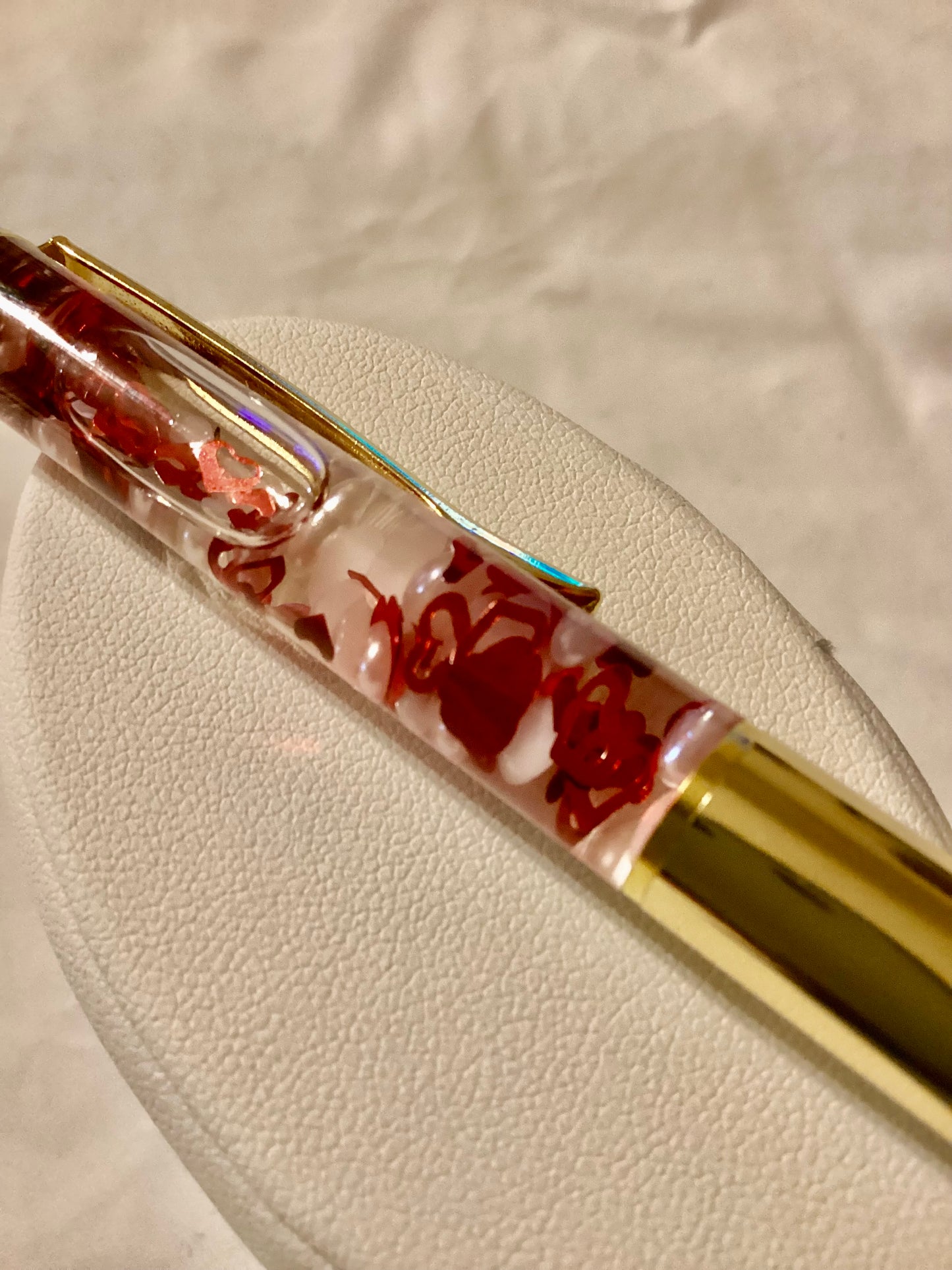 Handmade New Red Hearts & White Pearls Gold Float Pen