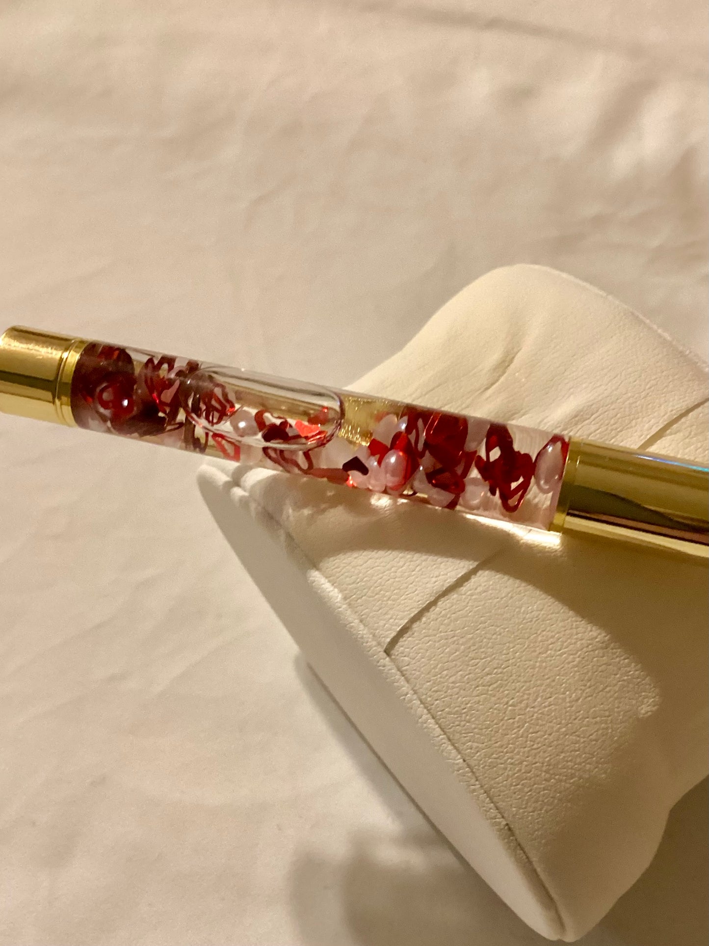 Handmade New Red Hearts & White Pearls Gold Float Pen