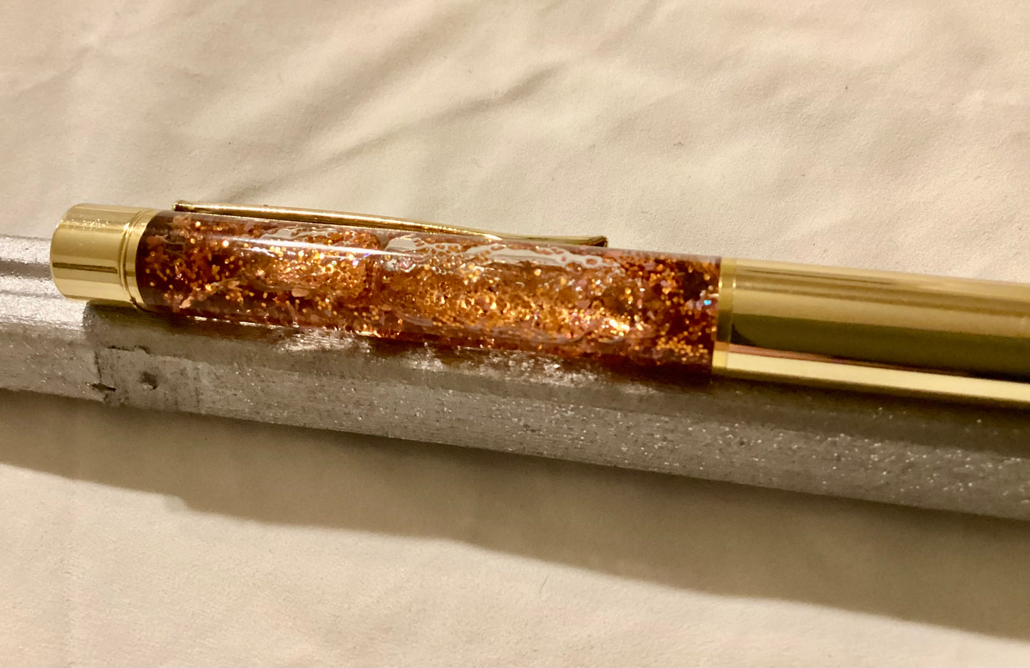 Handmade New Gorgeous Copper Glitter Float Pen w/dried Floating Floral