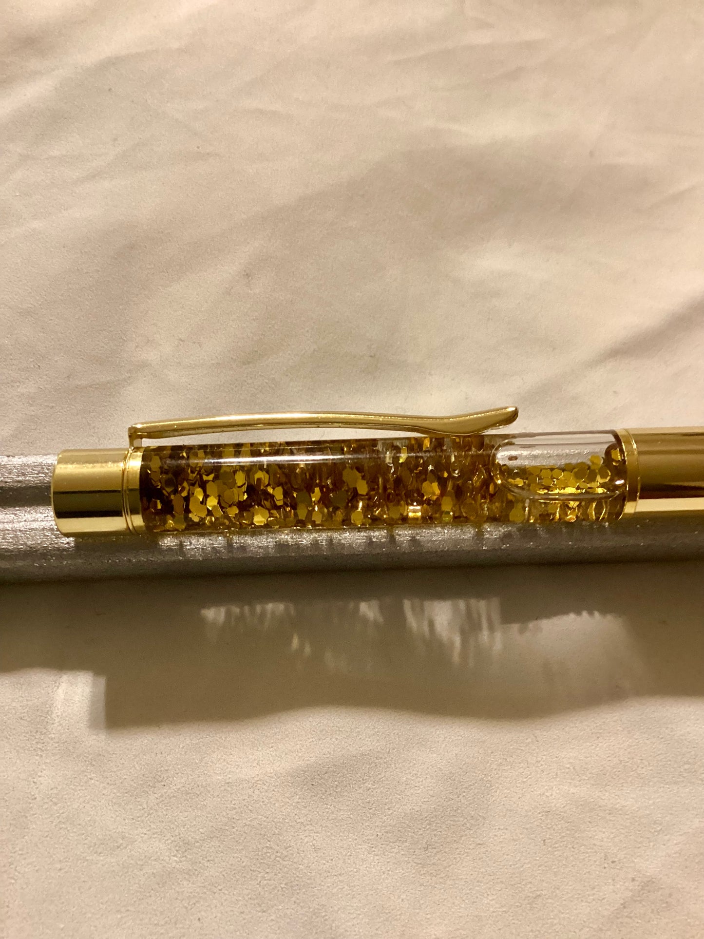 Handmade Elegant Gold Float Pen w/gold Hardware Beads & Glitter