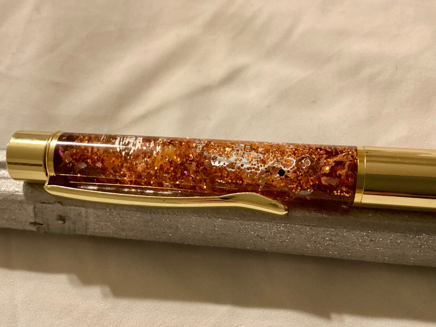 Handmade New Gorgeous Copper Glitter Float Pen w/dried Floating Floral