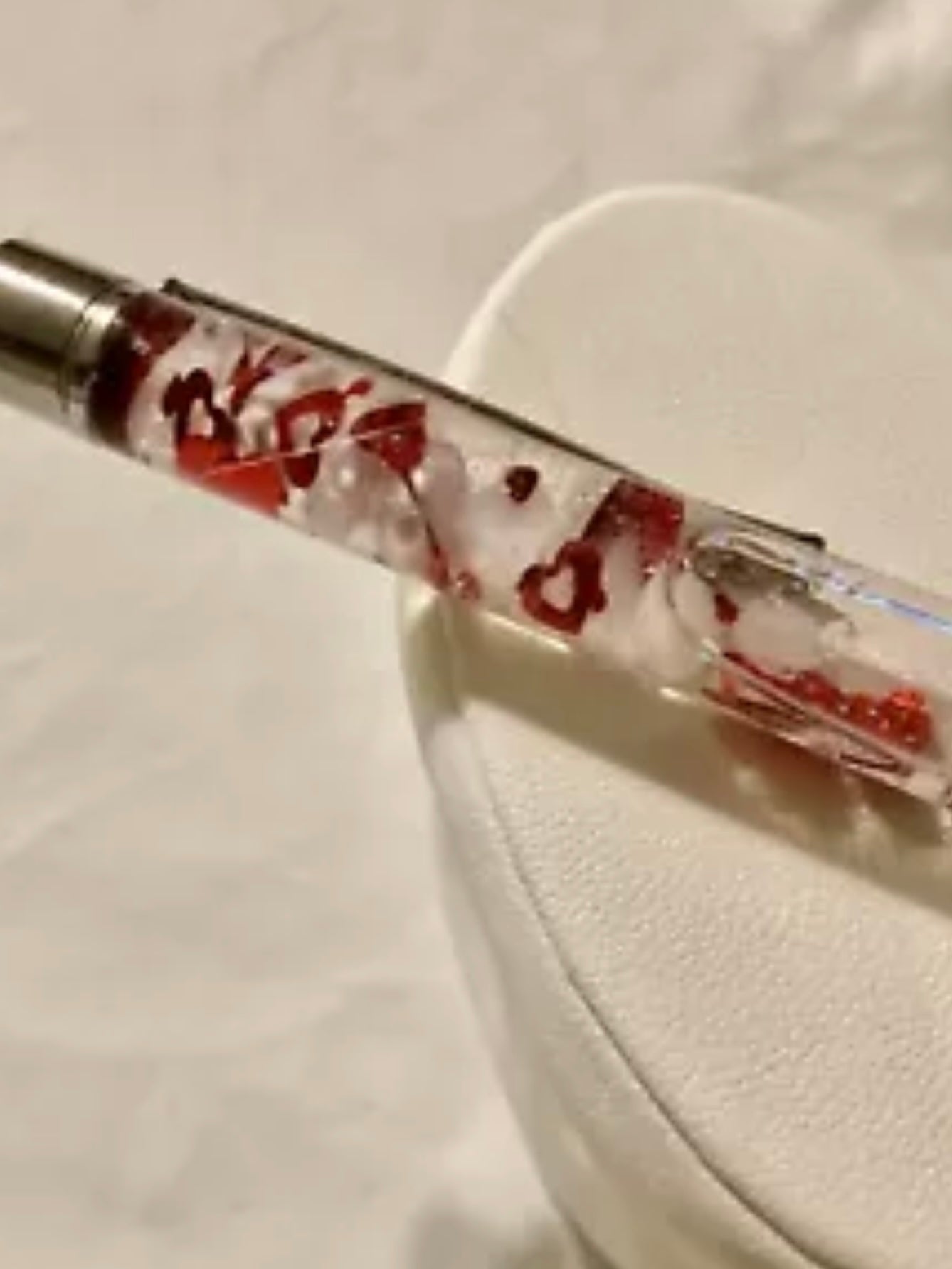 Handmade New Red Hearts White Roses & White Pearls Red Float Pen