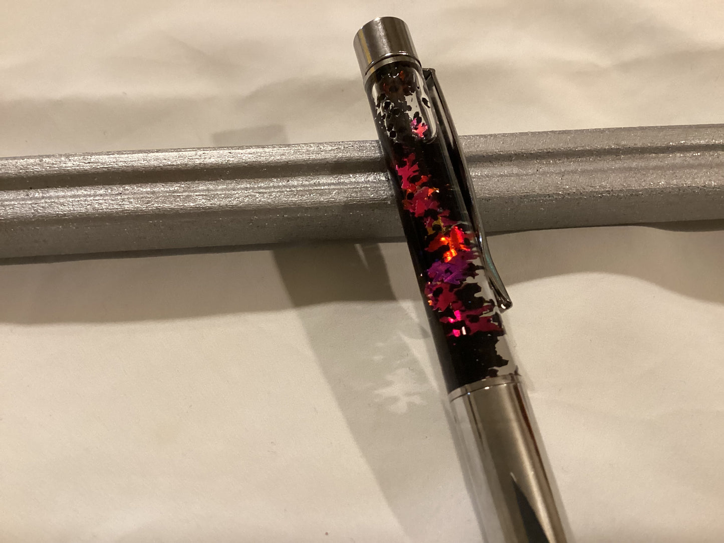 Handmade New & Unique Black Glitter & Metallic Red Weed Leaf Float Pen